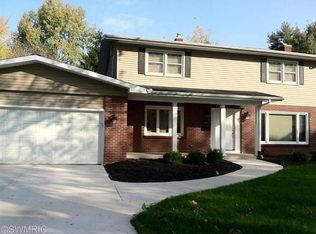 1857 8th St NW, Grand Rapids, MI 49504
