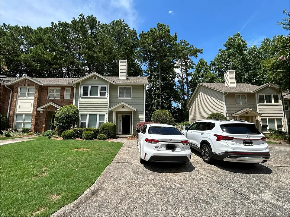 239 Peachtree Hollow Ct