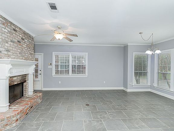 Keeping Room/Breakfast Area