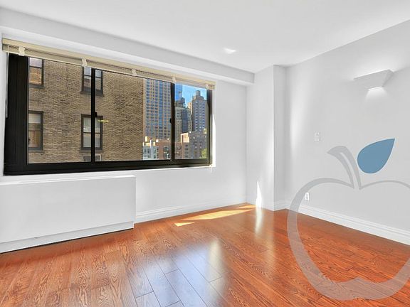 4th image of 330 W 45th St APT 6M