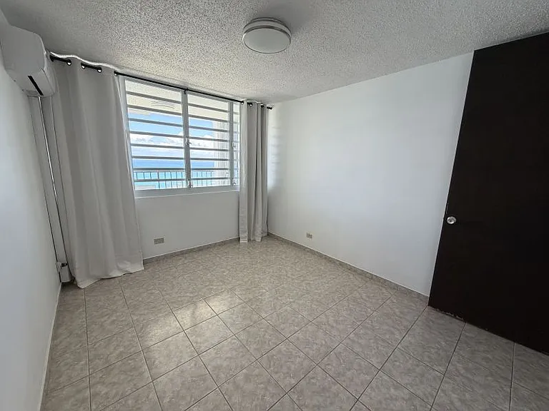 Cond Playa Azul Torre II Apto 2004 — Photo 12