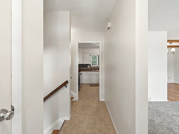 2nd image of 1087 Hathaway Dr