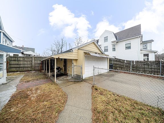 5th image of 570-572 Dickinson St