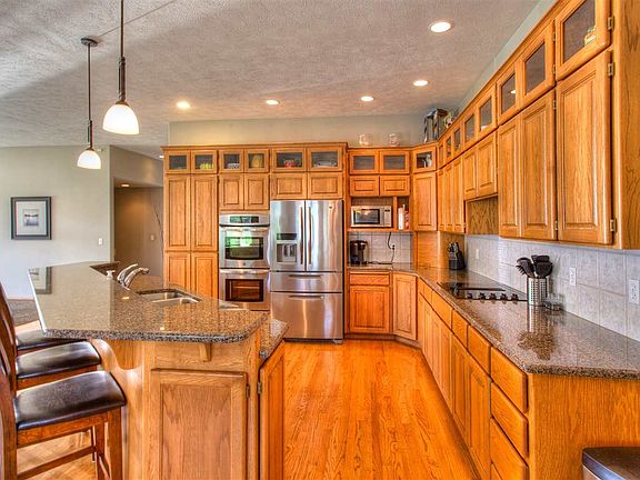 4th image of 24221 E Pinehurst Ln