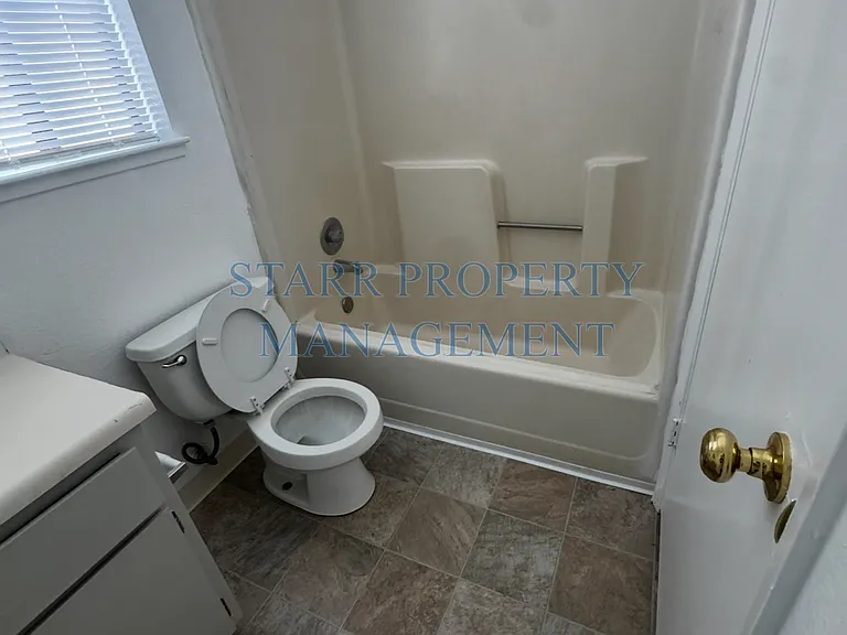 161-163-165 Adobe Ct — Photo 5