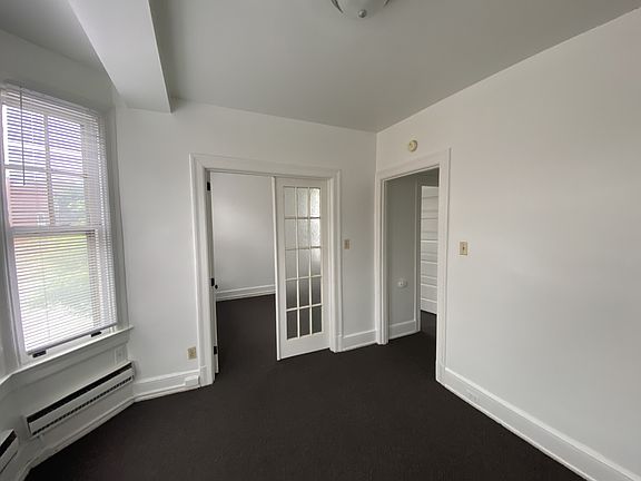 3rd image of 162 E Market St S #14-S-2S