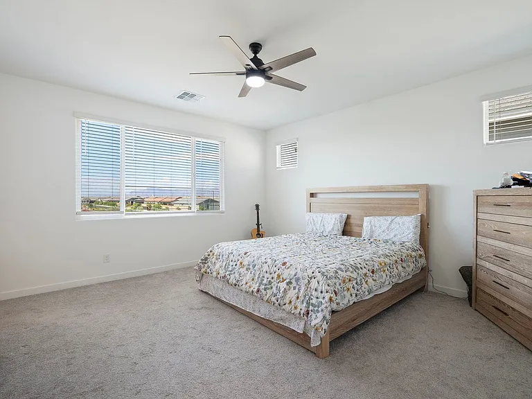3110 E Hayfield Way — Photo 5