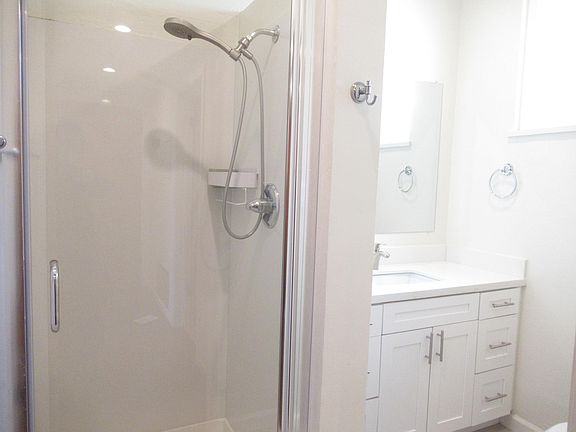 5th image of 233 Dolores St #9