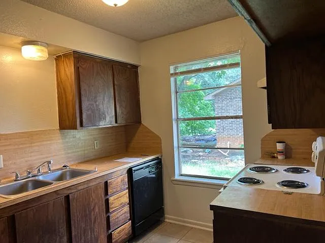 2 bed, 967 sqft, $895 — Photo 4