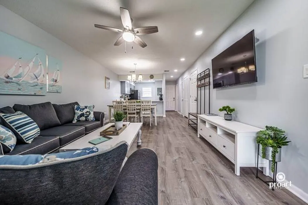 2 bed, 1228 sqft, $2,200 — Photo 2