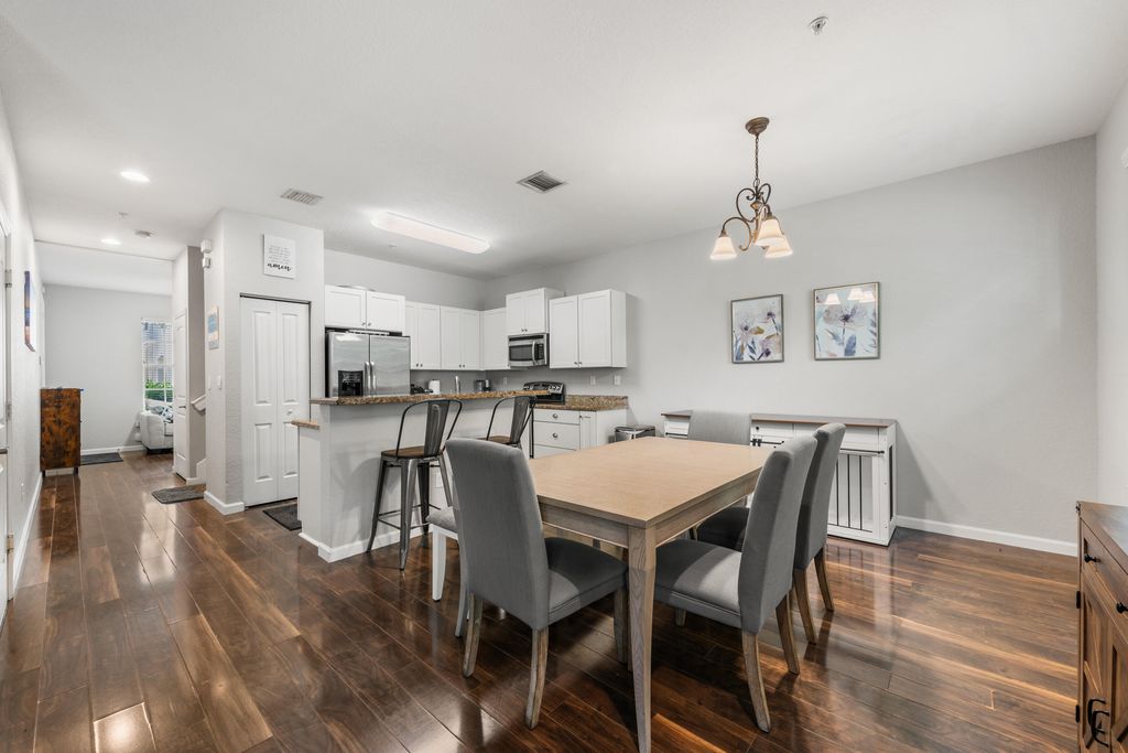 144 SW 7th Court, photo 9
