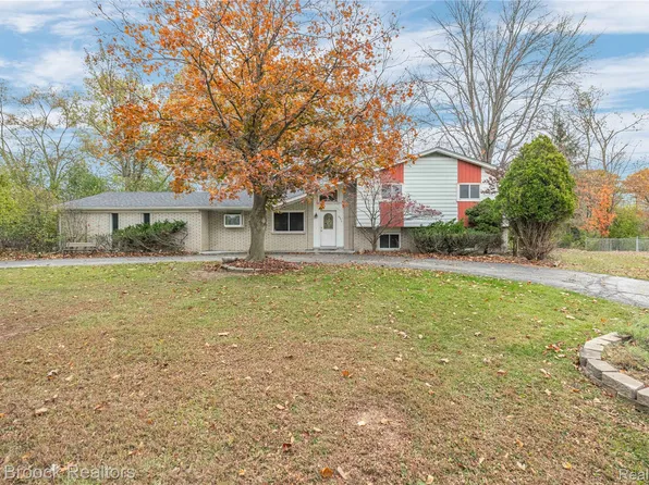 23518 Creekdale Ct, Farmington Hills, MI 48336