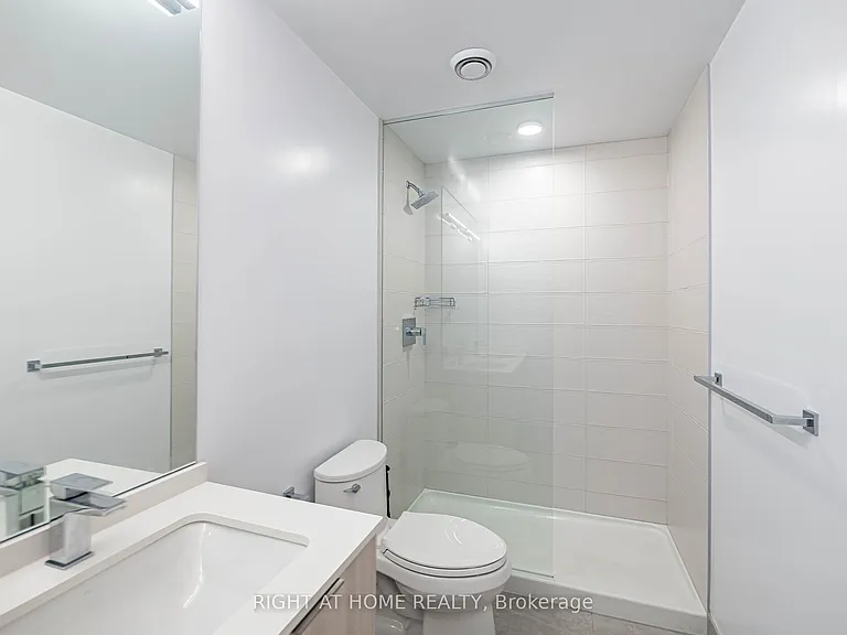 4208 Dundas St W #513 — Photo 26