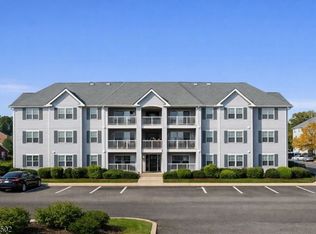 107 Stratford Pl, Bound Brook, NJ 08805