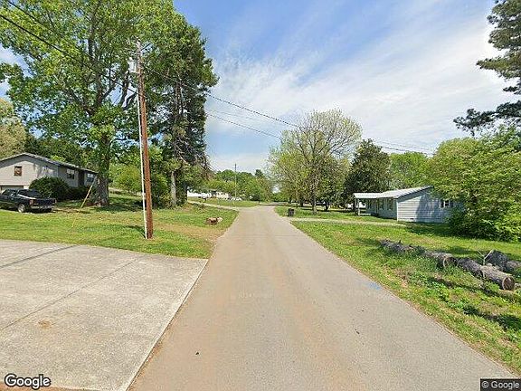 Exterior Neighborhood (street photo)