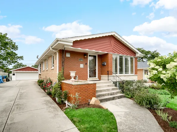 8148 Mayfield Ave, Burbank, IL 60459