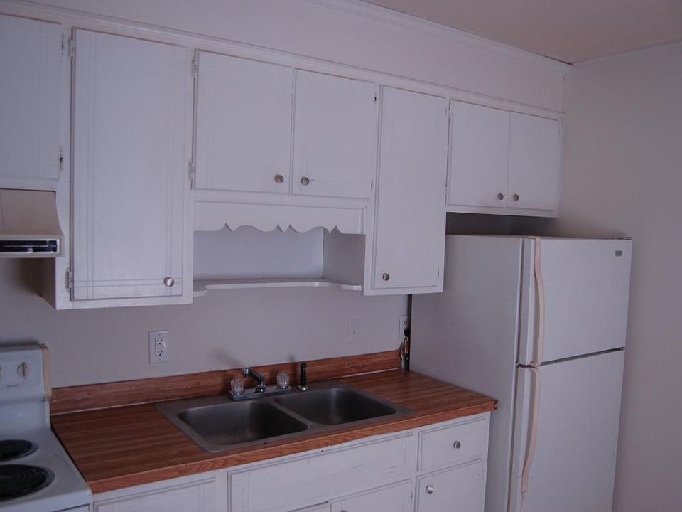 2nd image of 123 Calvin Ct APT A