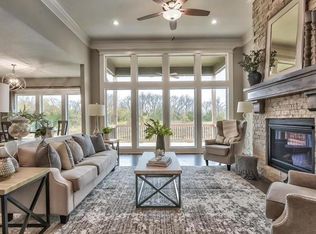 25364 W 92nd Ter, Lenexa, KS 66227