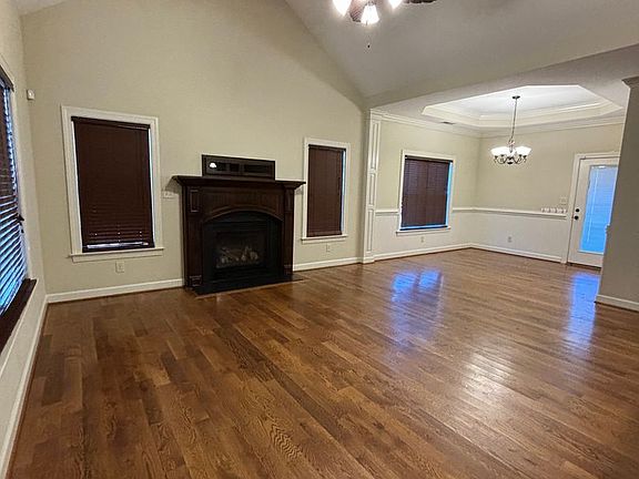 3rd image of 105 E Stargrass Cir