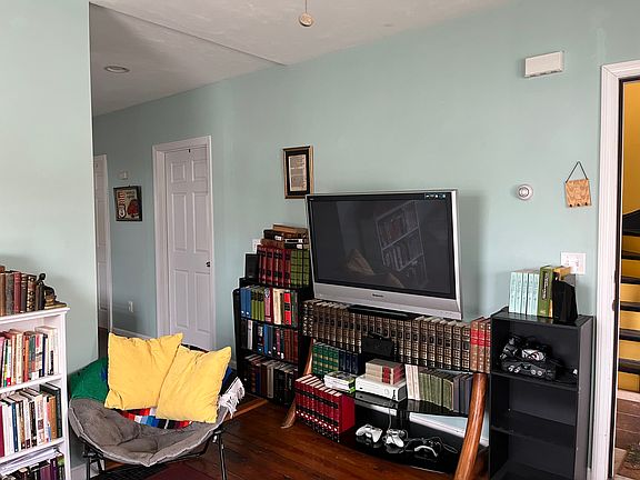 3rd image of 622 Eastern Ave Floor 2