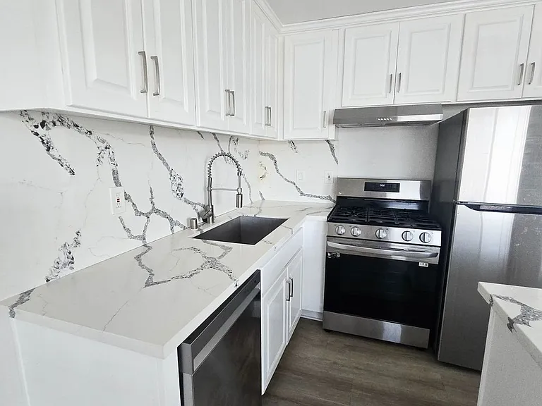 1065 Coronado Ave #203 — Photo 1