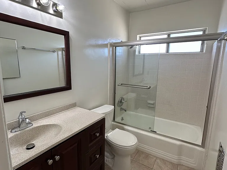 840 Haverford Ave #1 — Photo 12