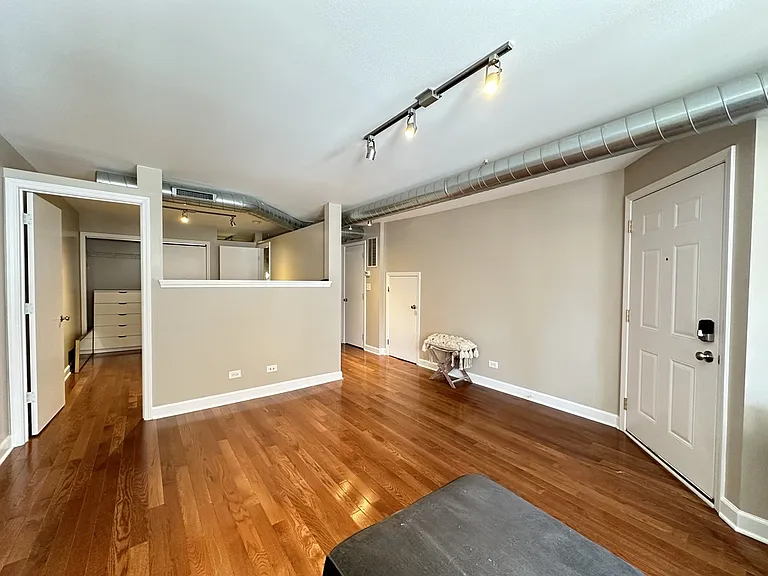 674 N Orleans St #2 — Photo 10