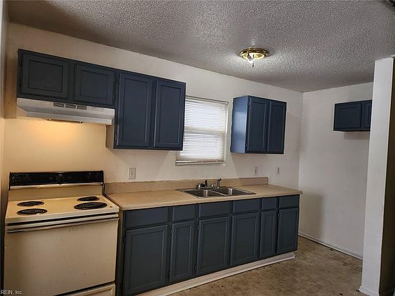 2nd image of 1534 W 40th St