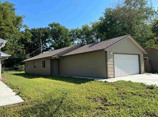 310 E Main St, Augusta, KS 67010