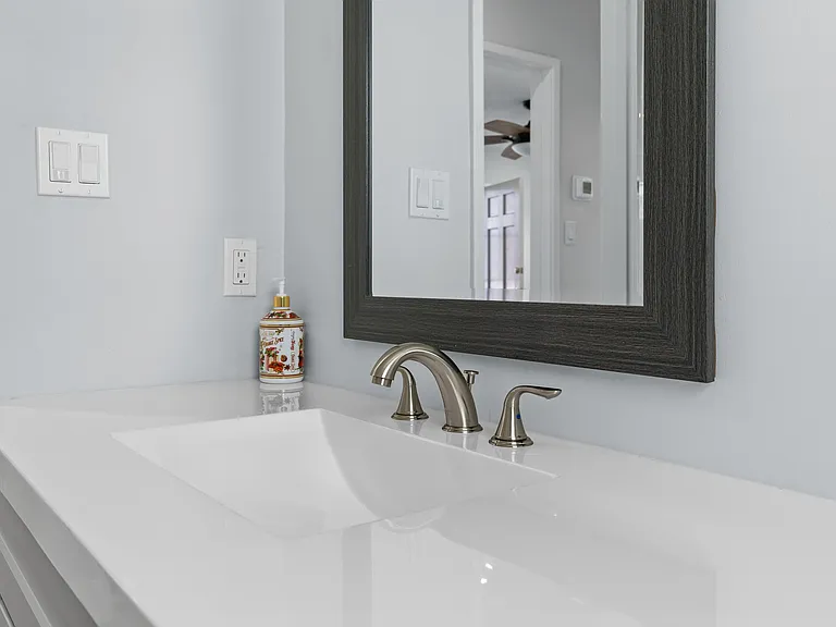 815 Wakefield Ave — Photo 15