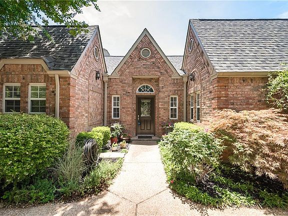 2nd image of 3704 Vista Chase Ct