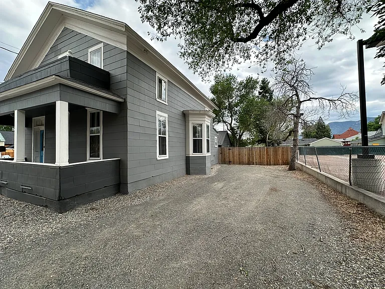 15 E Rio Grande St — Photo 4