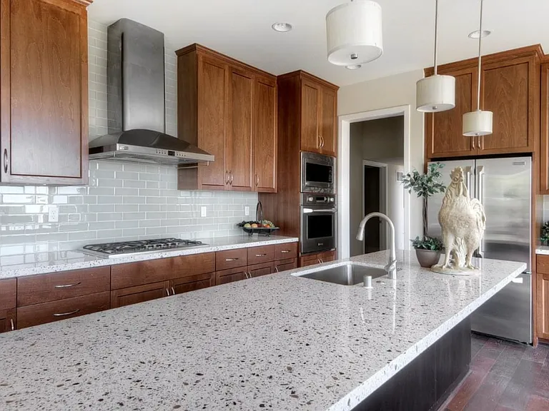 2279 Bunker Hill Dr — Photo 4