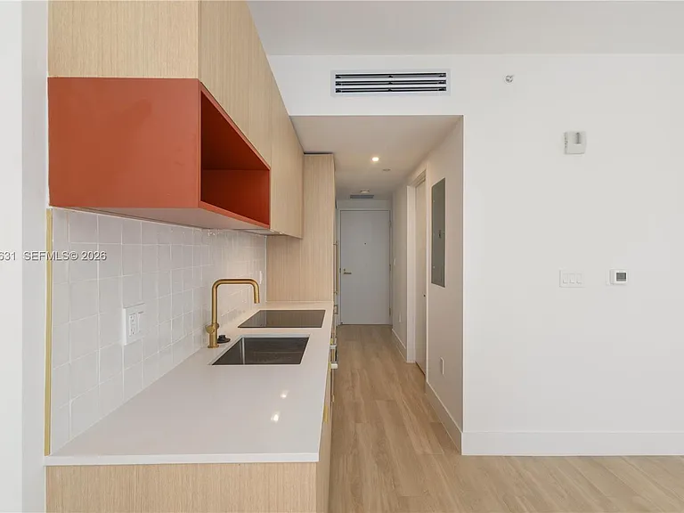 90 NE 32nd St #815 — Photo 7