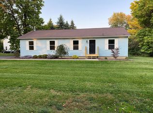 2 Briarwood Dr, Castleton, NY 12033