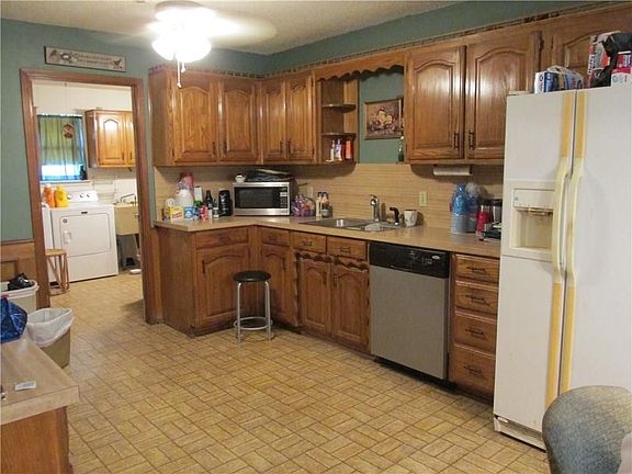 4th image of 8660 Kelly Ln