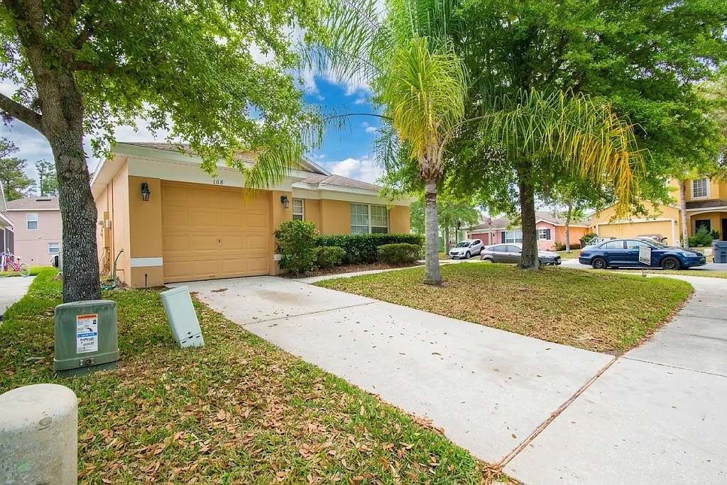 3 bed, 1594 sqft, $2,250 — Photo 1