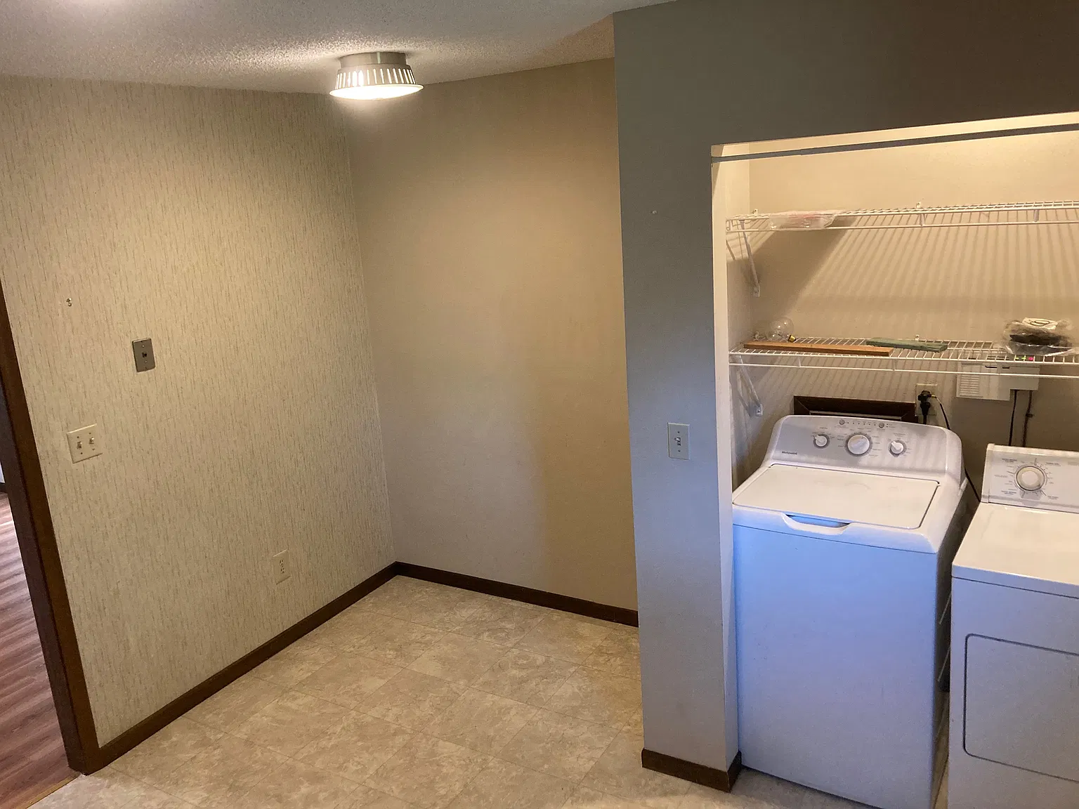 2 bed, 800 sqft, $650 — Photo 3