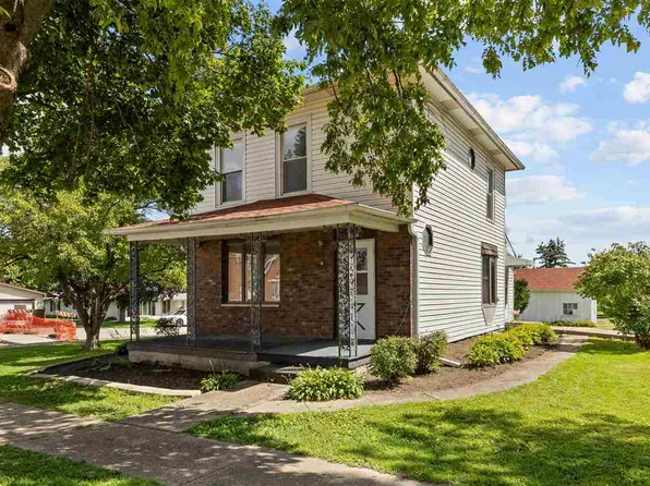 401 7th Ave, Clarence, IA 52216