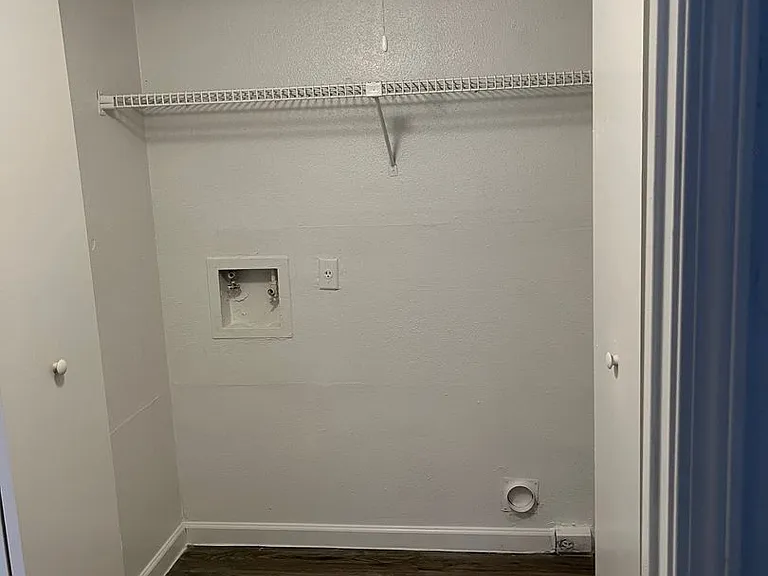 Emerald Cove Apartments — Photo 150