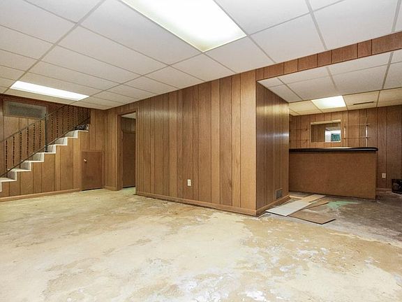 5th image of 306 W Garfield St