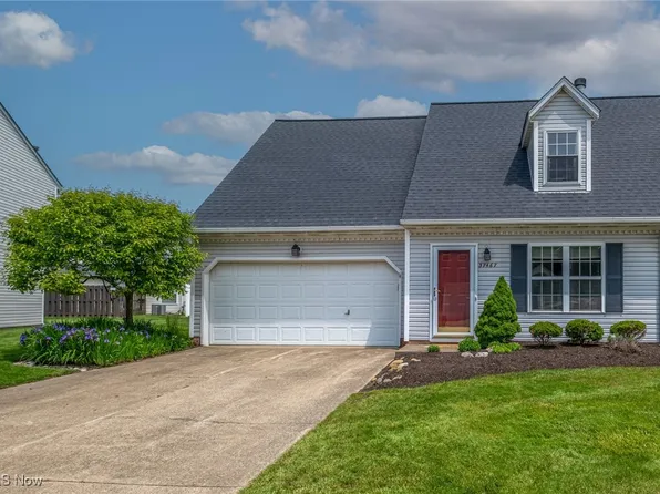 37467 Sturbridge Ln, Willoughby, OH 44094