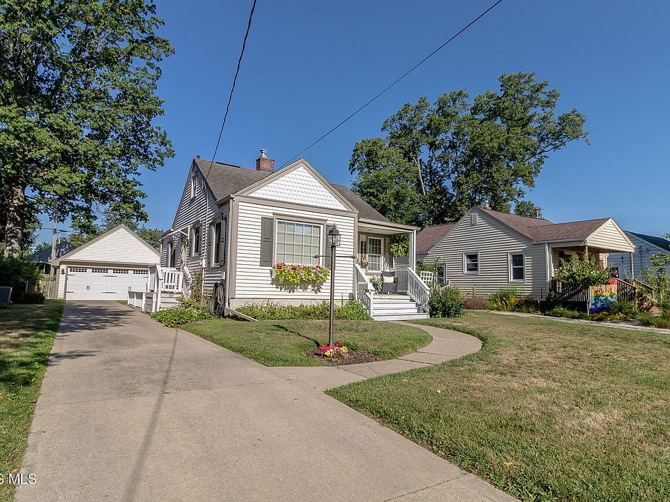 1st image of 5927 Adelaide Dr