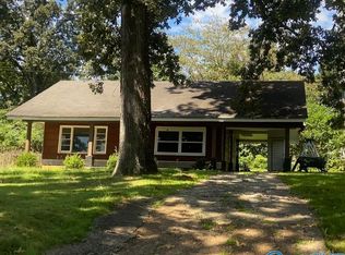 914 Madison Ave, Tuscumbia, AL 35674