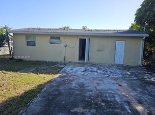 2243 Mayo St, Hollywood, FL 33020