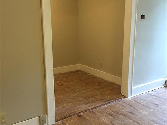 5th image of 1107 E Genesee St #9