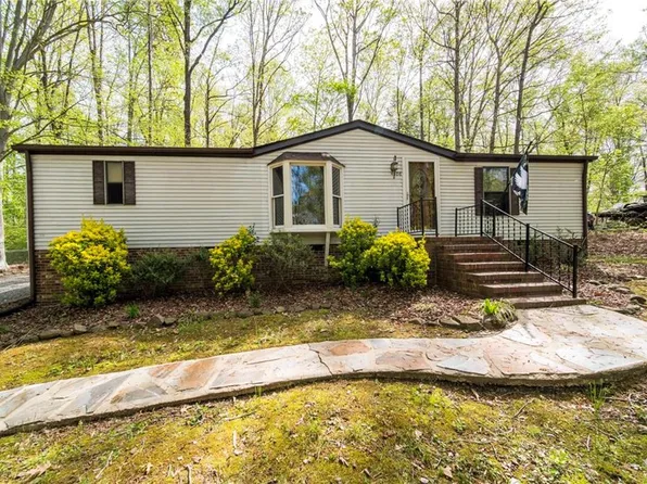 4208 Wrangler Ct, Gibsonville, NC 27249