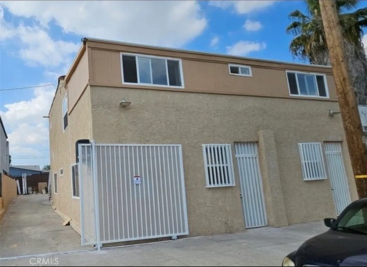 2 bed, 700 sqft, $2,500 — Photo 2