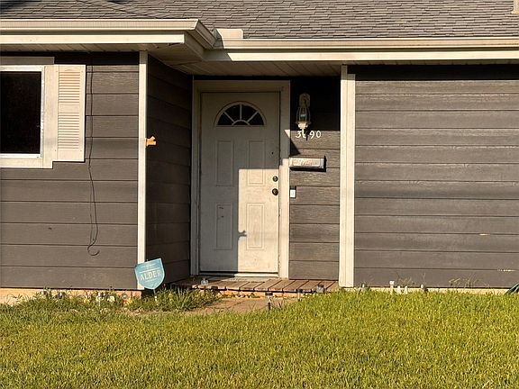 2nd image of 3890 Bristol Dr