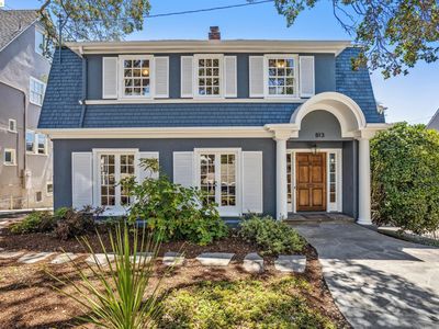 813 Rosemount Rd, Oakland, CA, 94610